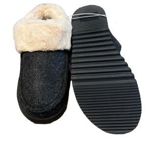 DEARFOAMS - NIB Memory Foam Slippers